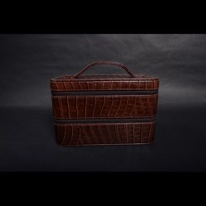 Vintage bobbi brown beauty case